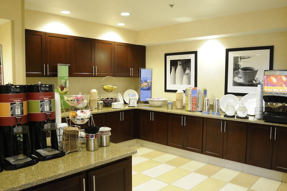 Hampton Inn & Suites Redding Bagian luar foto