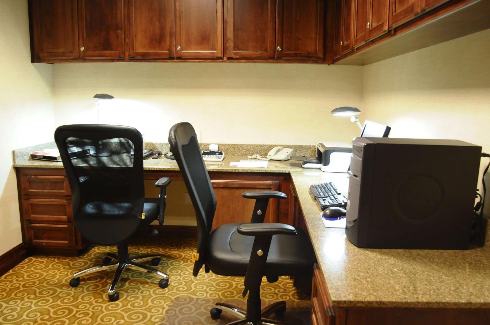 Hampton Inn & Suites Redding Bagian luar foto