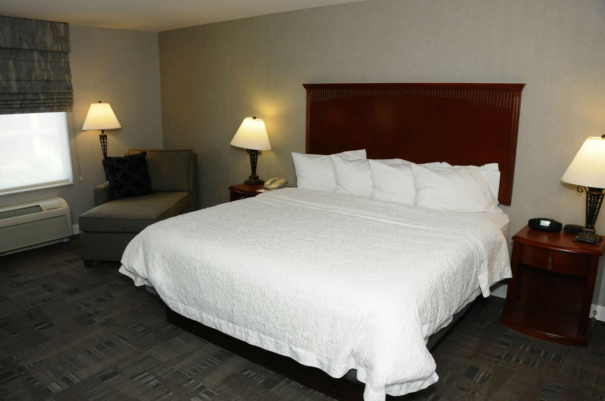 Hampton Inn & Suites Redding Bagian luar foto