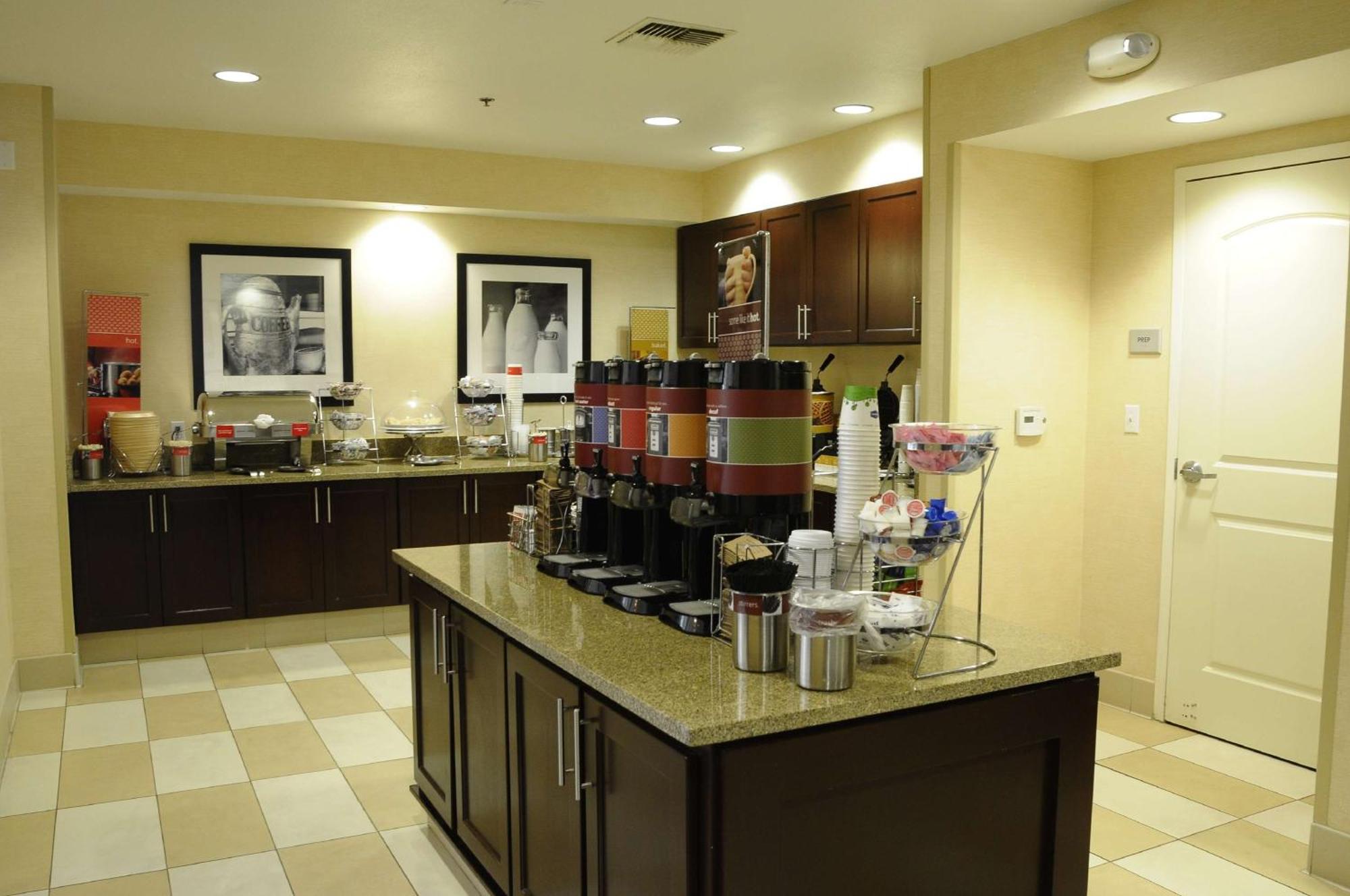 Hampton Inn & Suites Redding Bagian luar foto