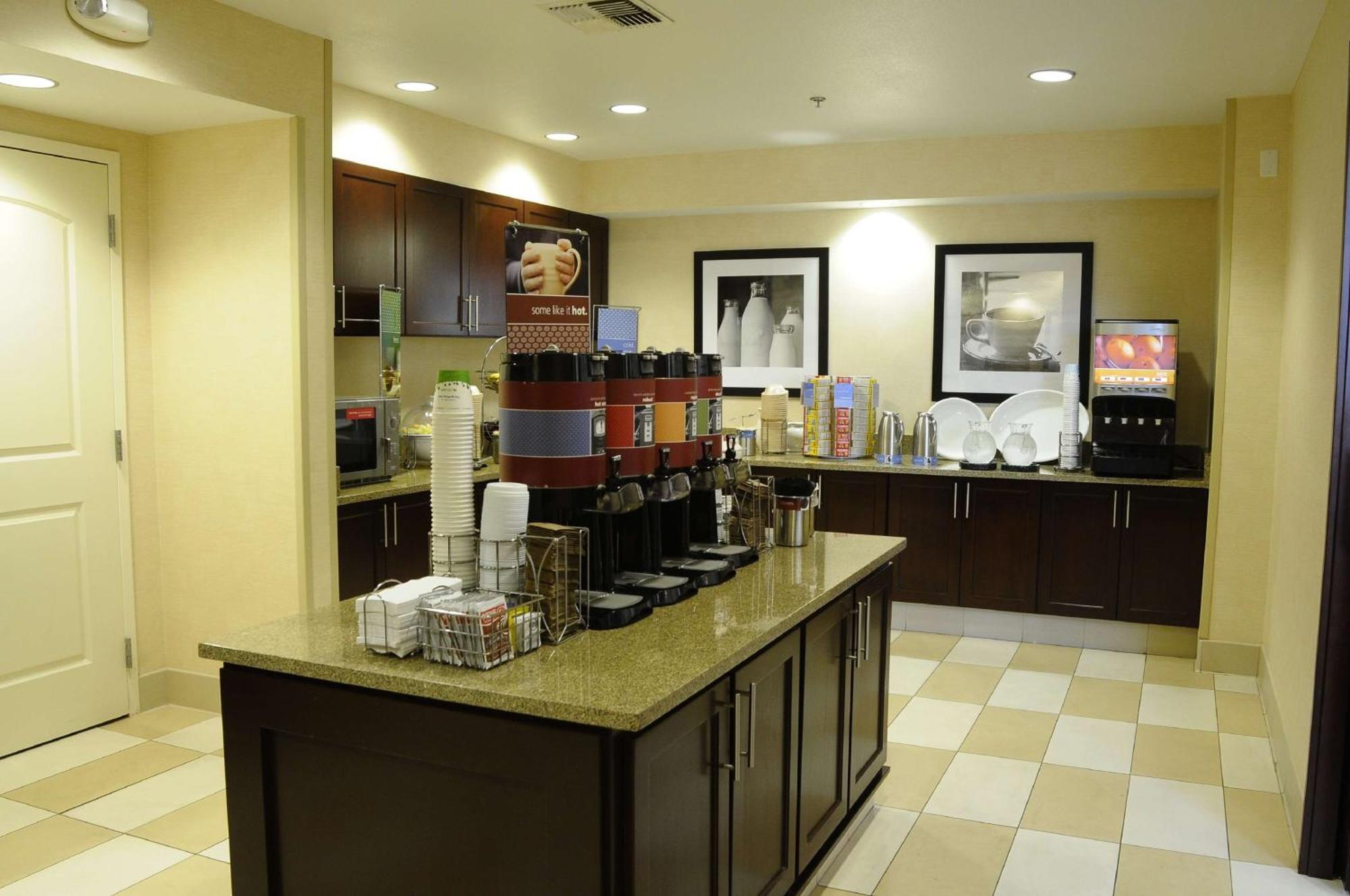 Hampton Inn & Suites Redding Bagian luar foto
