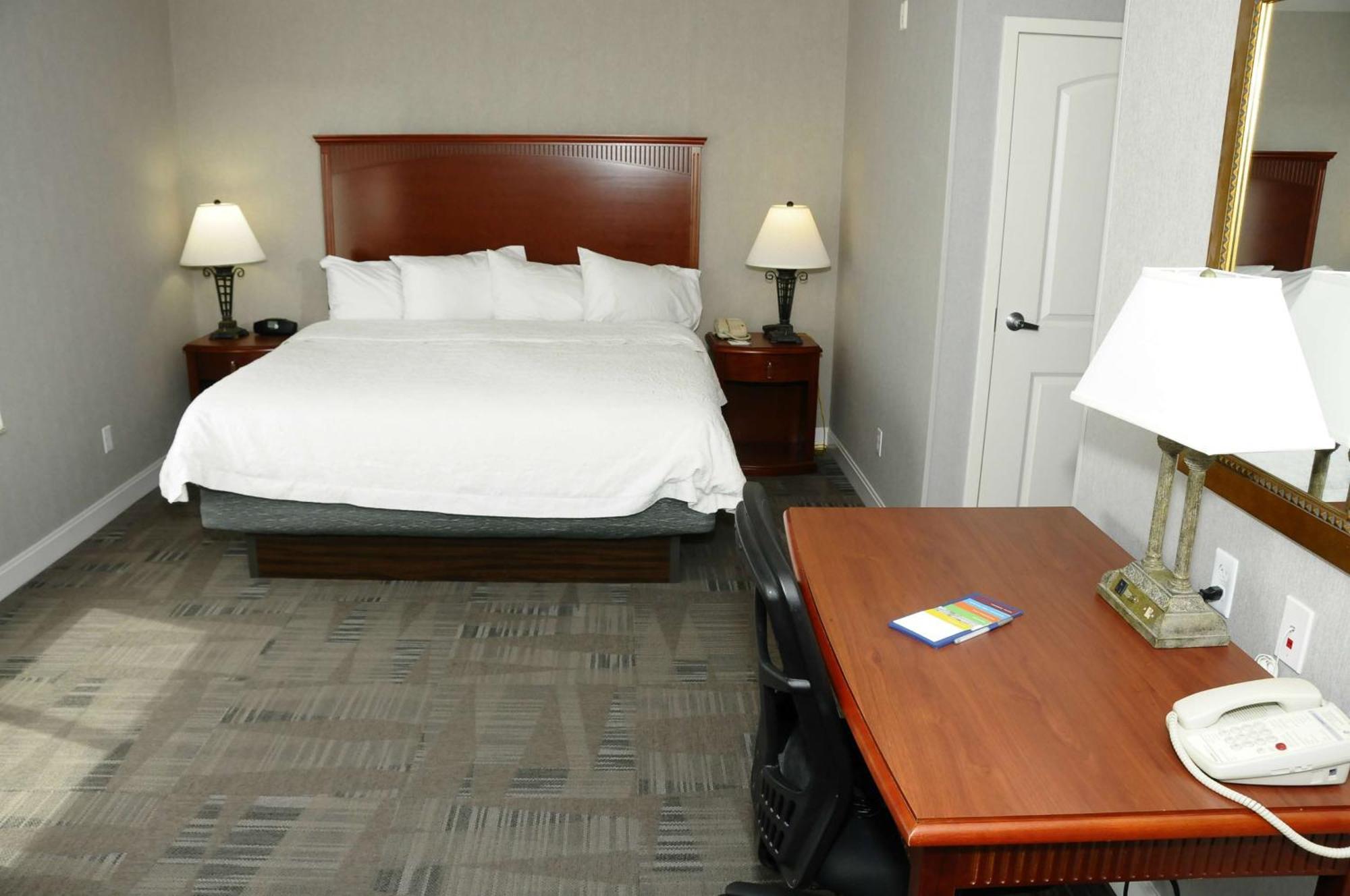 Hampton Inn & Suites Redding Bagian luar foto