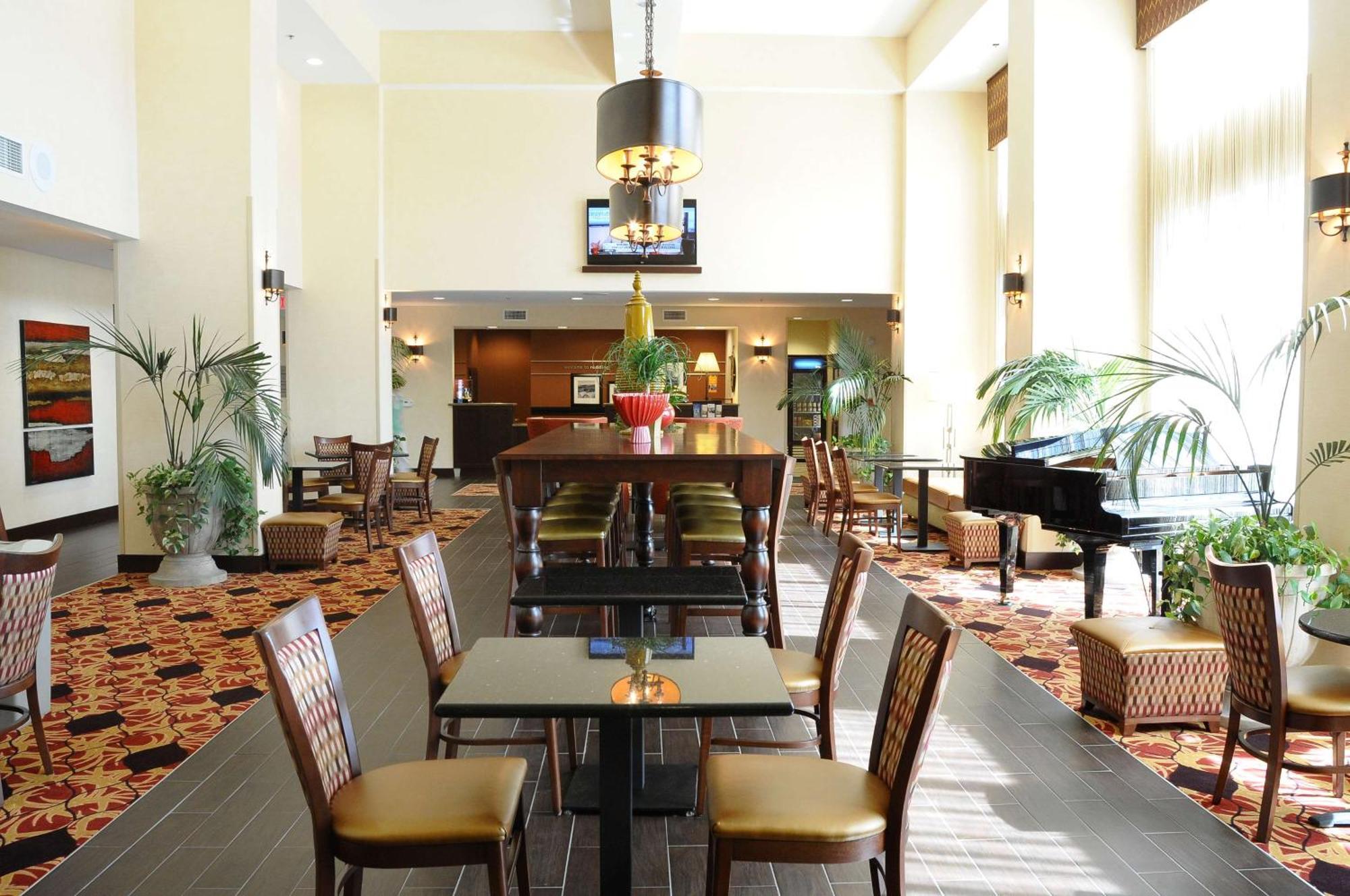 Hampton Inn & Suites Redding Bagian luar foto