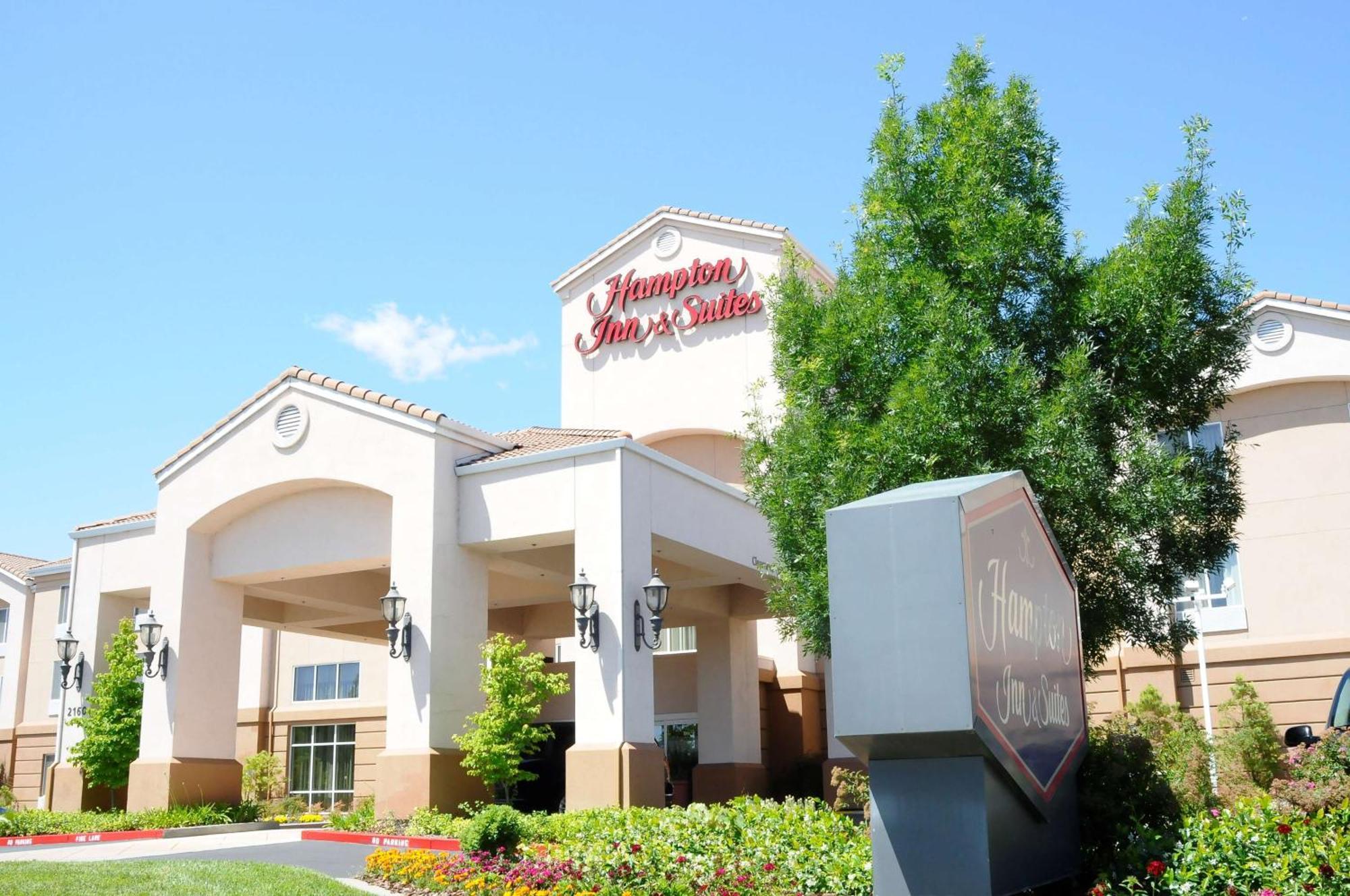 Hampton Inn & Suites Redding Bagian luar foto