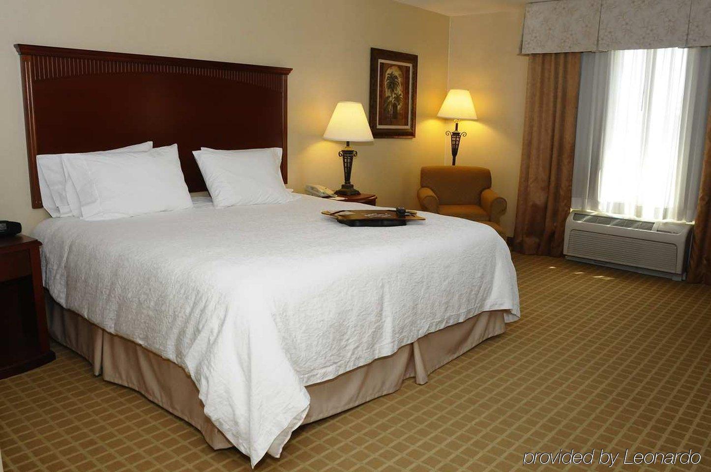 Hampton Inn & Suites Redding Bagian luar foto