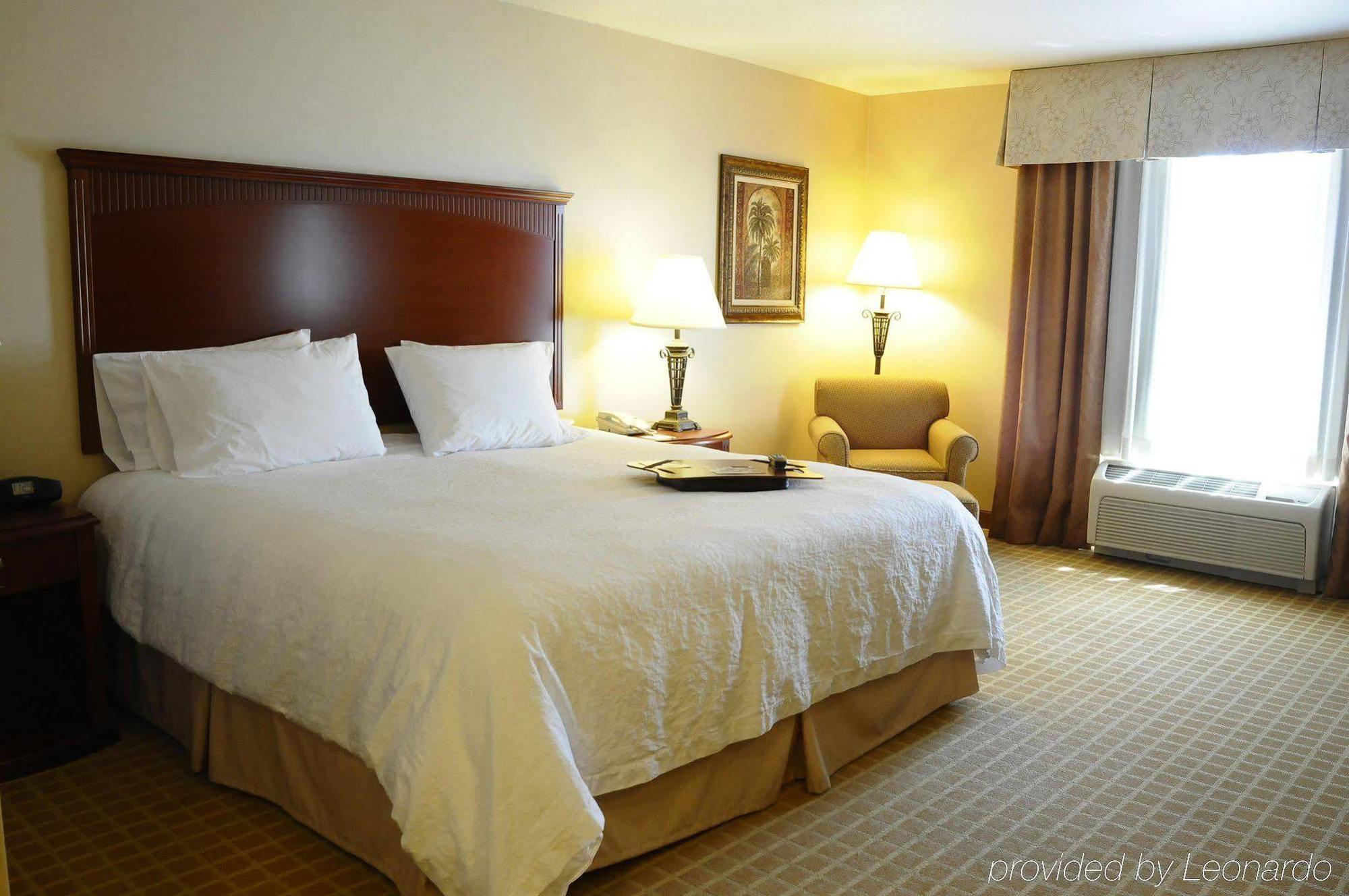 Hampton Inn & Suites Redding Bagian luar foto