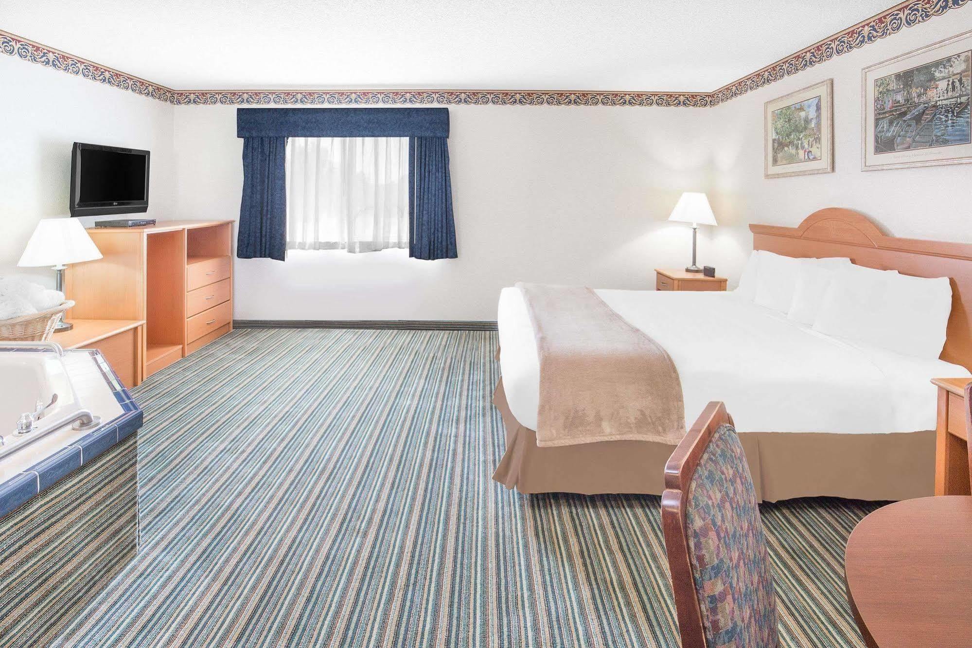Hampton Inn & Suites Redding Bagian luar foto