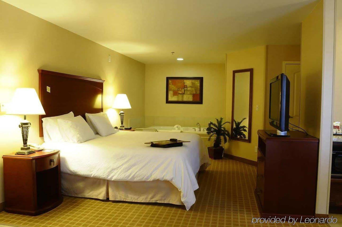 Hampton Inn & Suites Redding Bagian luar foto