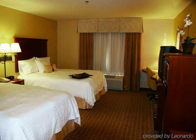 Hampton Inn & Suites Redding Bagian luar foto